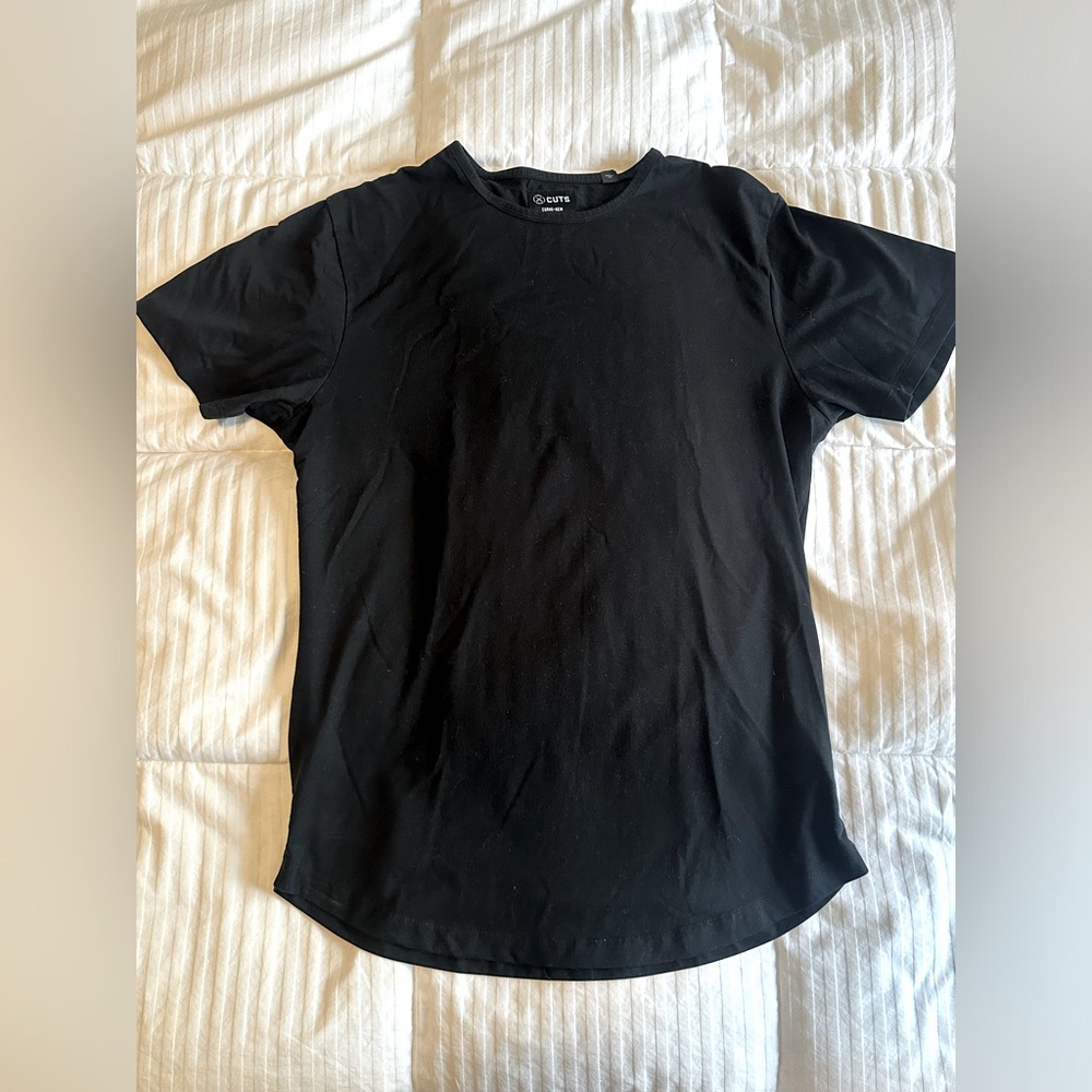 🚨 SALE 🚨 AO Curve-Hem Tee Cuts Clothing, Large, Black